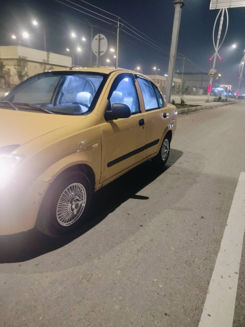 سنويه ل 28 مصفره هيئه وغرامات خط وبحث بيها 

مكينه وكير كفاله 

حداديه + بوربنات + طخم تايرات + ميزانيه صار اسبوع من كملتها 

كهربائيات عامه شغاله رباعي عالي ناصي سستم سماعات تبريد شرط ليك فقط

دوشمه بل كامل للغرفه جديده ارضيه + كشنات + تنته

 سياره جاهزه للاخير بيه ملاحظات بسيطه سعرها 23 وبيها مجال مكانه ناصريه مركز شراي اتصل وبخدمتك ***********
