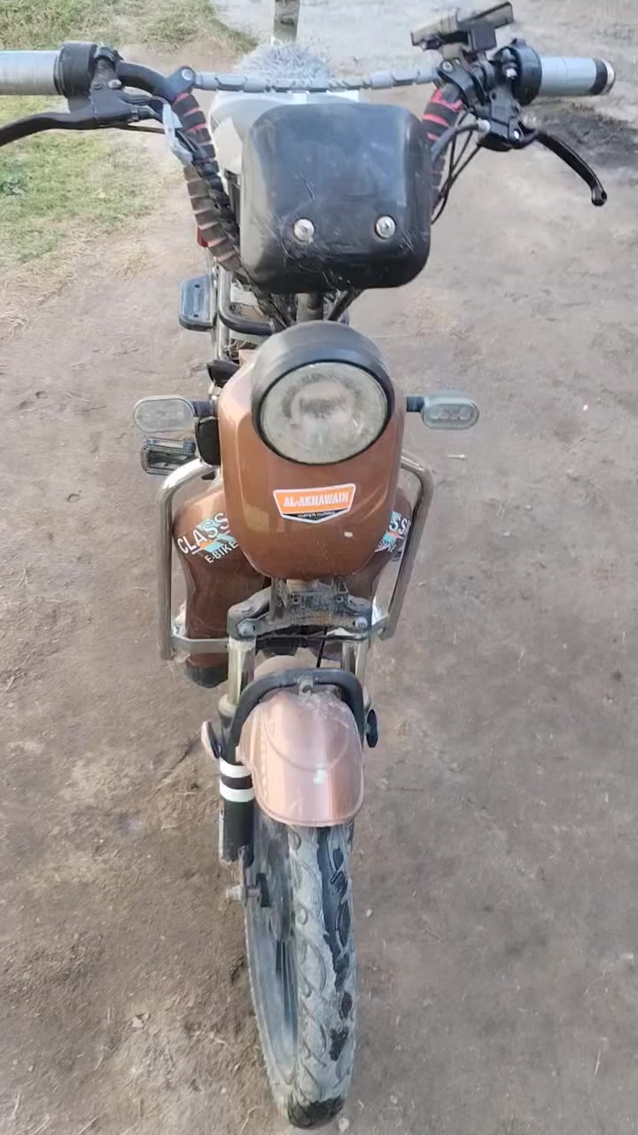 باسيكل شحن نضافة كدامك جديد كامل فول البيع السعر 100 الف شراي يتصل مكاني رمادي ***********
