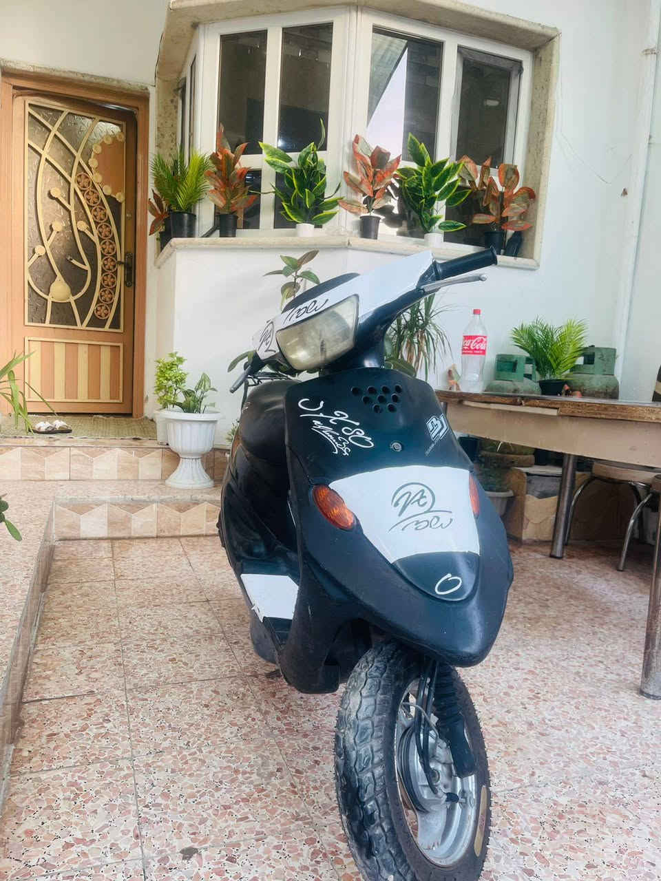 متاح بيجي نحلا 9 زروف
محرك معمر مره وحدا كصه 25 

لايت شغال 

اشاير شغالا 

سلف شغال 

محرك شرط لا اكسن ولا اي صوت 

فقط يوعزو تريشه يسار وباتري وقبق 

مكان موصل جانب الايمن حي الرفاعي

السعر 300 وبيها مجال قليل

يرهم مراوس حسب القناعه


**إذا كنت صاحب هذا الإعلان وتريد حذفه لأي سبب، رجاءا أرسل رسالة إلى الدعم الفني**