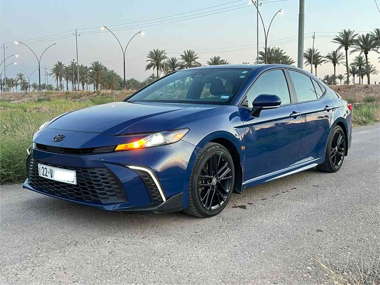 كامري SE 2025 للبيع

السيارة ماشية 30 الف 
وارد أمريكي
لون نيلي 
مكينة 2500 هايبرد الجيل الجديد

مواصفات السيارة:
• كراسي Sport SofTex جلد
• مقاعد تحكم كهربائي 
• شاشة قياس 8 إنج
‏• Apple CarPlay و Android Auto
• شاحن لاسلكي
• بصمة
• تشغيل عن بُعد
• بريك بصمة
‏• Auto Hold
• بريك إلكتروني
• مثبت سرعة راداري
• نظام المحافظة على المسار
• رادار أمامي وخلفي
• نظام النقطة العمياء
• نظام التحذير عند فتح الأبواب (Safe Exit Alert)
• كاميرا خلفية
• حساسات خلفية
• مرايا كهرباء
• قطعتين تبريد
• 3 وضعيات قيادة ECO – NORMAL – SPORT
• ويل قياس 18 إنج
• ليتات LED أمامية وخلفية
• جناح ودفيوزر رياضي SE
• رقم السيارة اربيل، باسمي

السيارة نظيفة واقتصادية جداً
ضررها جاملغ امامي صبغ وجاملغ خلفي بارد،
بدون دواخل وارباكات كلها سليمة. 

مكان السيارة: الرمادي
السعر: 226 ورقة

للاستفسار:
***********
