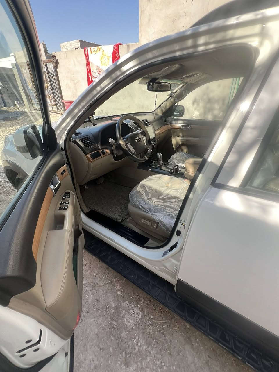 موهافي 12 خليجي 6 سلندر 3800 فول مواصفات رقم مميز بأسمي  گير ومكينه مكفولات تبريد 3 قطع منفصل حساس خلفي صندوك شفط ومري شفط . ثلاجه  وفتحه سقف ماشيه 168 حقيقي جرس يدك ع ال 120 وكشنات كهرباء وتدفئة وتبريد والسونار مرفق بيها بتاريخ اليوم حتى ما اتعبك واتعبني مكانها بغداد سعرها (145) بيها مجال بسيط ***********
