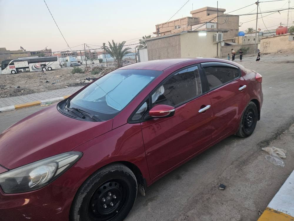 **سيراتو ٢٠١٦ خليجي تحكم ستيرن جهتين ومثبت سرعه رقم اربيل بأسمي وكاله او مداور 

رقم مبايل 
***********

*بيها قطعه وحده جاملغ خلفي جهة السايق صبغ فقط  وبيها ملاحضات

*مكينه ١٦٠٠دوش  

*تايرات ٧٠%

*حداديه ٧٠%

*كير ومكينه حلوات ما بيههن كل مشكله وبلاديات
  
*تبريد ثلج هستوني مسوي 

*السياره ما ناقصها شي تحتاج ادامه فقط  السعر ١١٥ وبيها مجال ديوانية, القادسية
