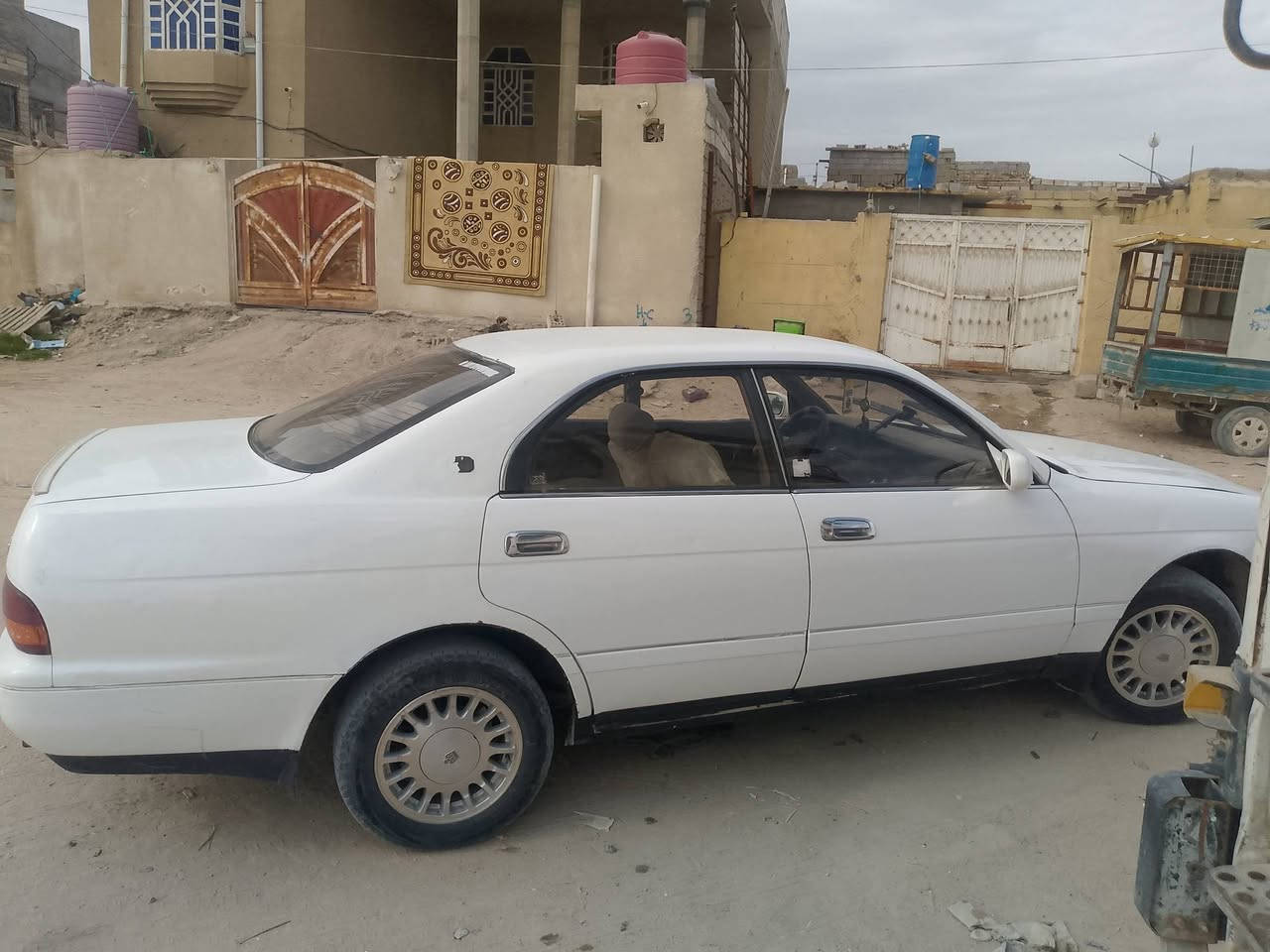 سلام عليكم للبيع بطه كراون موديل 2000 منتصل رقم بصره انكليزي بسمي سنويه لل31 سياره  مكفوله من الكص ونقل جثه ول ضربه القويه حداديه قبل شهر سويته باقي بس الحداديه الوره شوي تعبانه مكينه كير 2500ديلكو سعر 55 وبيها مجال بسيط مكان بصره رقمي‏ هاذ بس رصيد ‪***********‬‏/‏وهاذ بي واتساب‪***********‬‏
