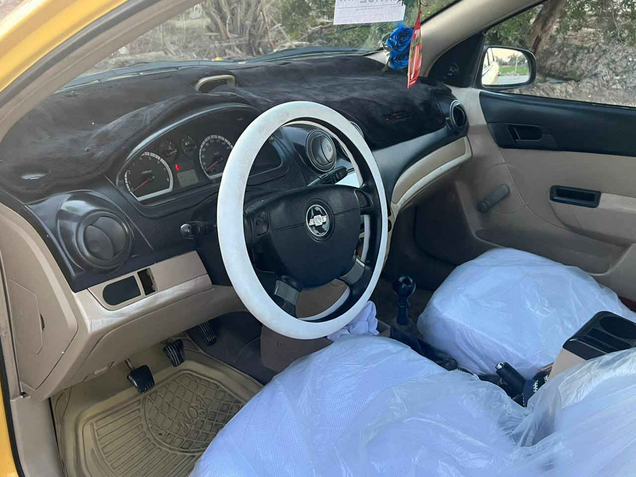 سلام عليكم سياره افيو تكسي كير عادي موديل 10رقم نجف نكليزي سنويه 30 مصفره هيه وغرامات مكينه وكير  وحدادي  خير من الله  سعره 55 بيه مجال الطيبين  ما متوجد عله الفيس تصال *********** مكان سياره نجف كوفه عباسيه
