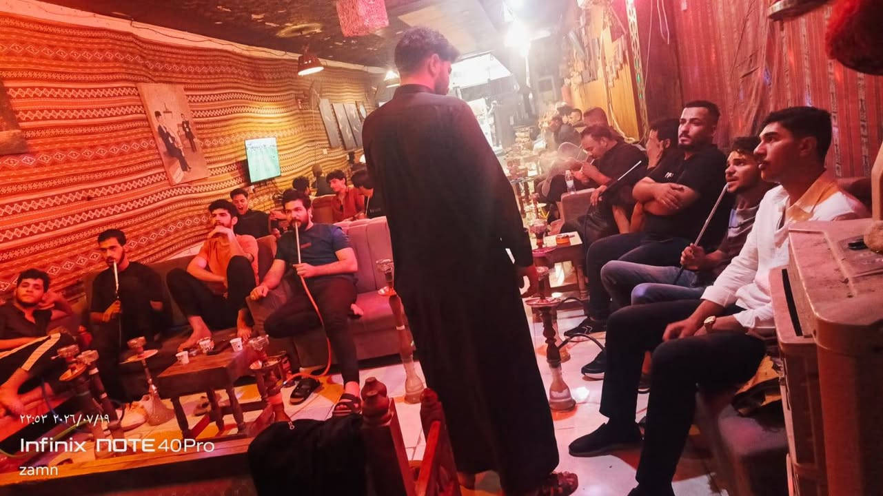 كوفي للبيع شارع كوفه مقابل شركه الصراف قريب على مزار ميثم التمار يعني طريق الزوار وقت العمل 24ساعه جاهز من كلشي شغال خير من الله 
سبب البيع مكان سكني بعيد عنه للاستفسار ***********
