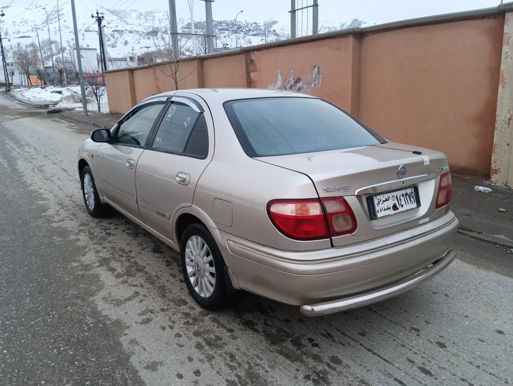 بەناوی خوای گەورە 
سەنی مۆدێل 2002
ئاڕمی پلاستیک هەولێر تەحویلی ئەسڵ
بەشەرتی ئەوەلیات و غەرامە 
هیچ دەعم و لێدراوی نیە تەنها یەک پەڵە بۆیاخی هەیە کاڵ بونەوەشی نیە 
 سەیارە کە هەمو گیانی لەسەر شەریکەیە 
هەزەی تازەیەو هیچ مەسروفی نیە 
نمونەیە لە جوانی و پاکی 
سعری 74 گەڵاو مەجالێکی کەم 
بۆ پەیوەندی ***********
شوێن پێنجوێن بنجوين, السليمانية
