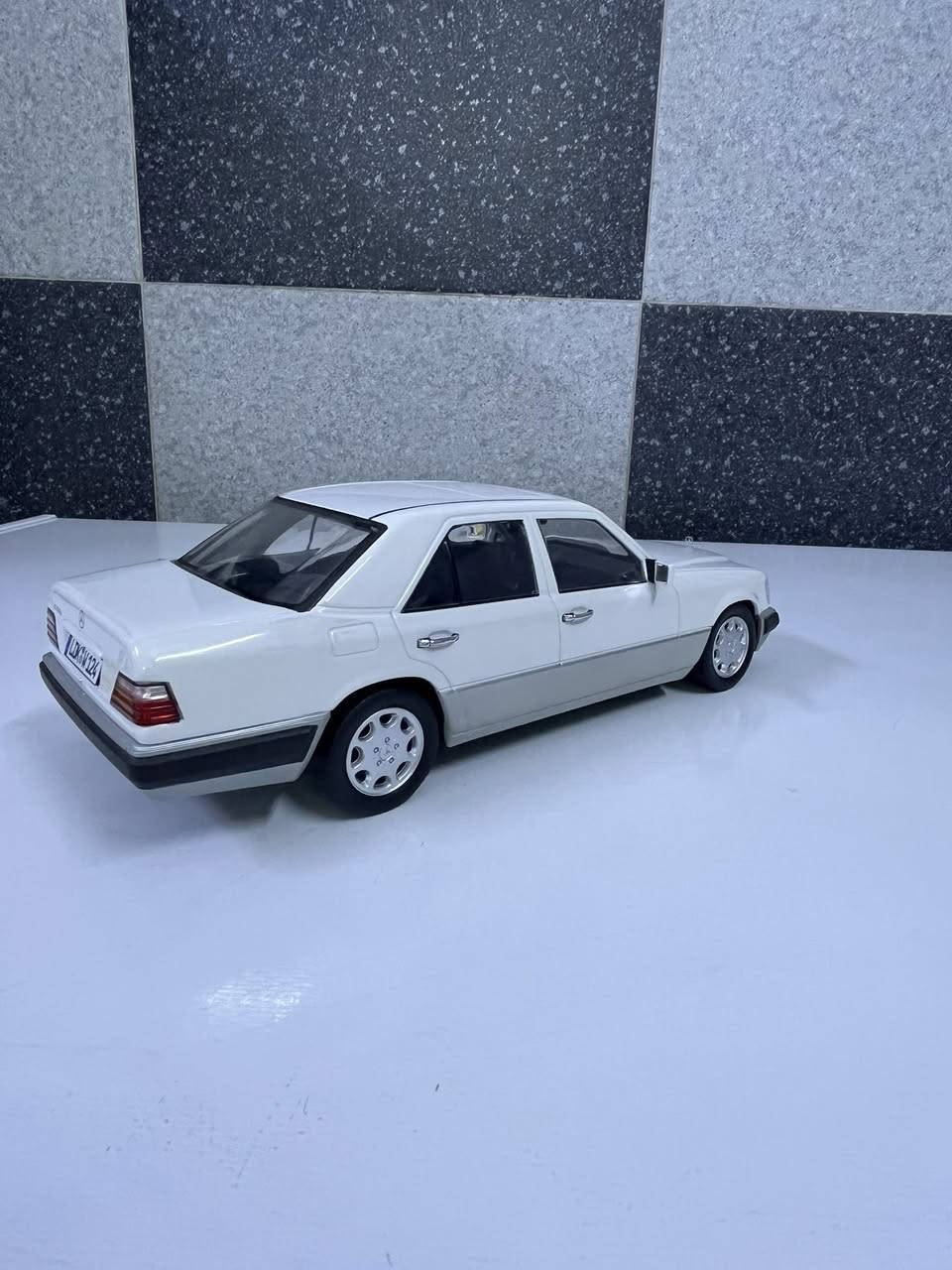 من المجموعة 1:18
Mercedes benz E320 1993
تفاصيل رهيبة
للعرض فقط


**إذا كنت صاحب هذا الإعلان وتريد حذفه لأي سبب، رجاءا أرسل رسالة إلى الدعم الفني**