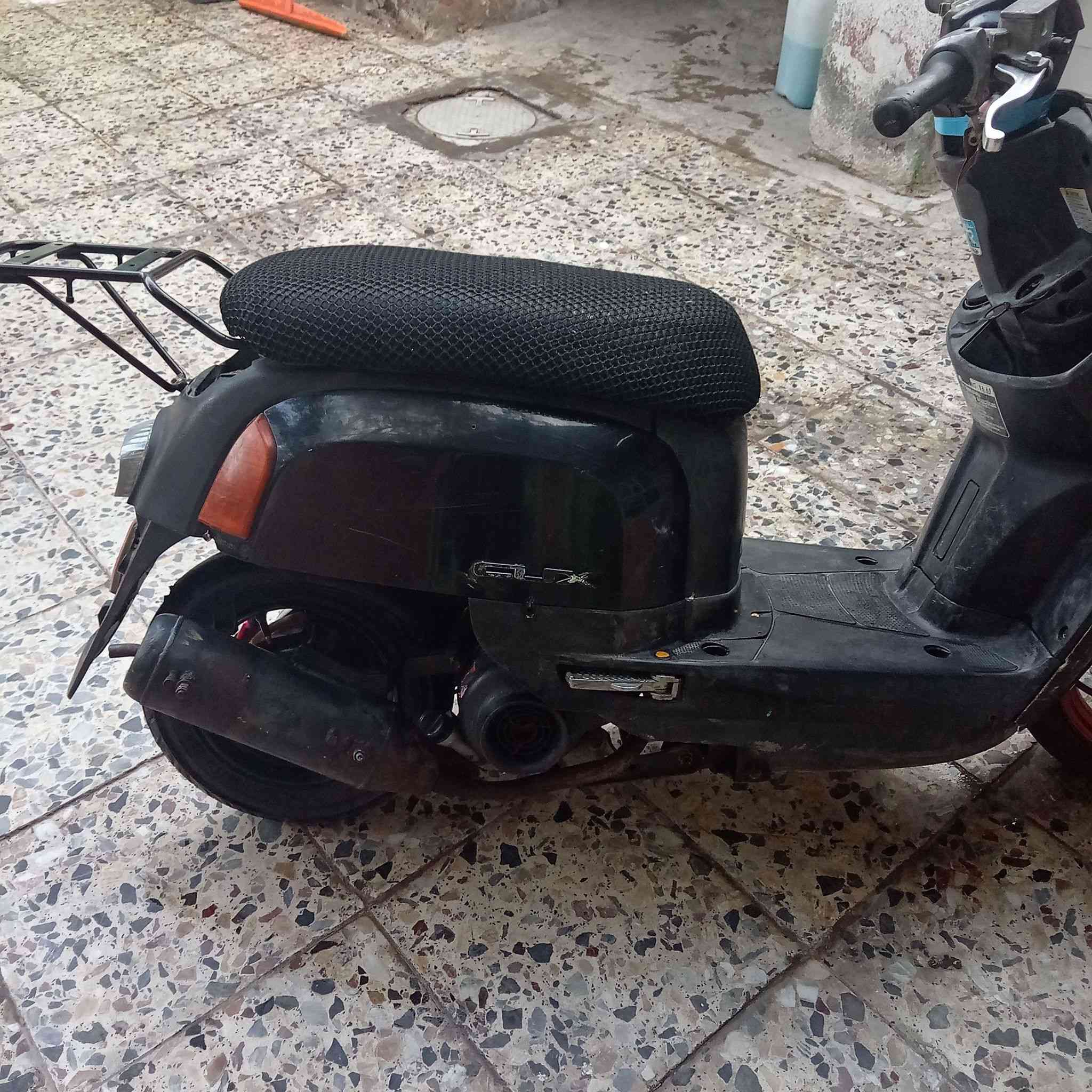 السلا م عليكم دراجه بوليس للبيع شغاله نكره سلف كابريتر دراجه خير من الله السعر ٤٠٠الف العنوان بغداد سبع قصور شارع قاسم الوكيل نهايته هاتف***********
