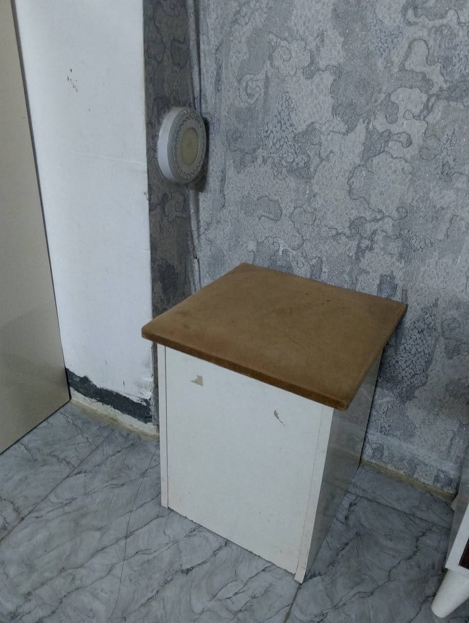 غرفه للبيع ***********
