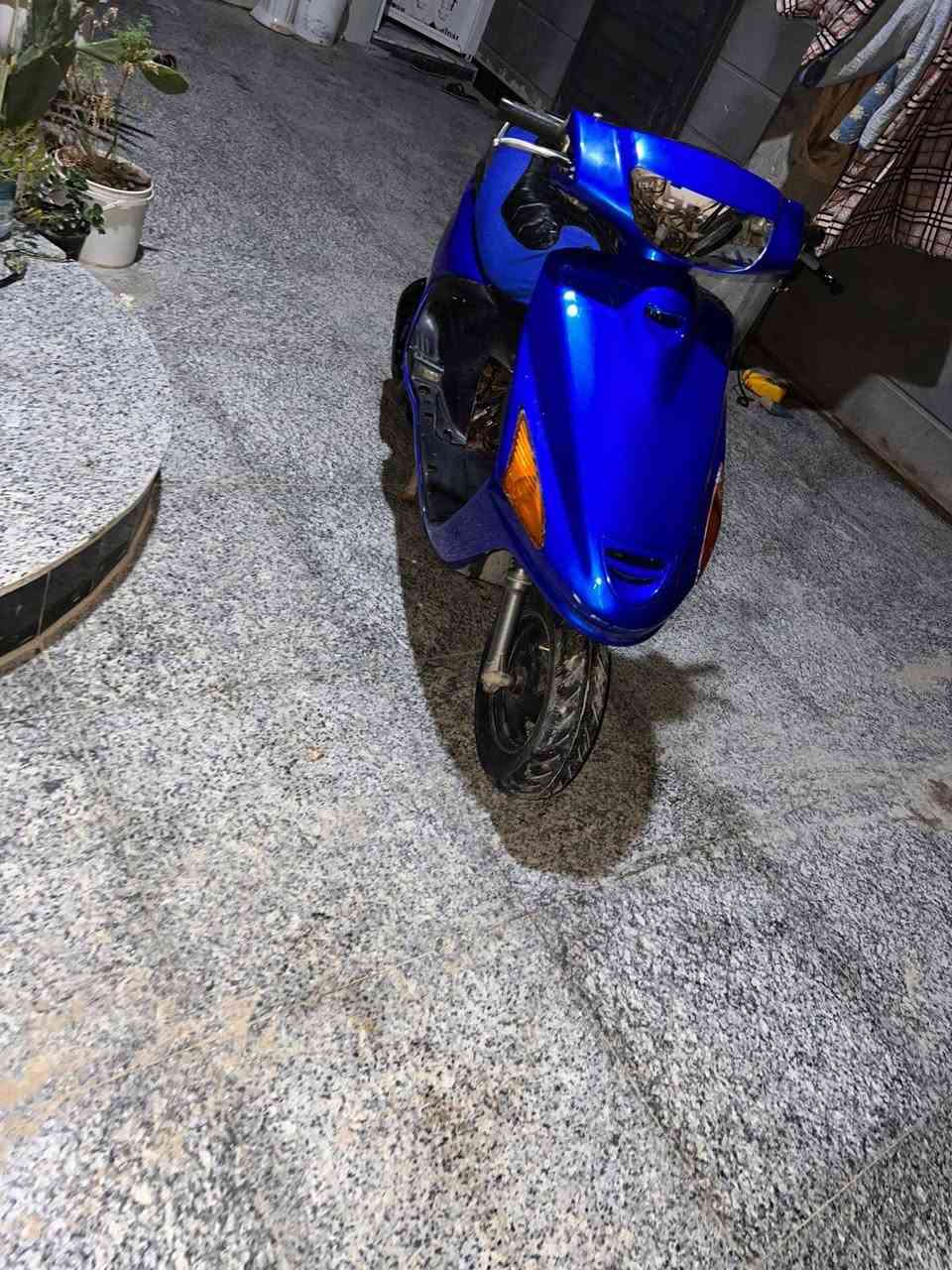 سلام عليكم دراجة فراشة للبيع مفتوحة قبل اربع تيام من مجفته مكينته ناعمه تخبل كهربائيات شغاله نقصه لايت كدام دبلات جدد كفرات جدد وكاملات مكاني البصره قضاء المدينة السعر 300 وبيه مجال قليل الاتصال عله الرقم التالي ***********
