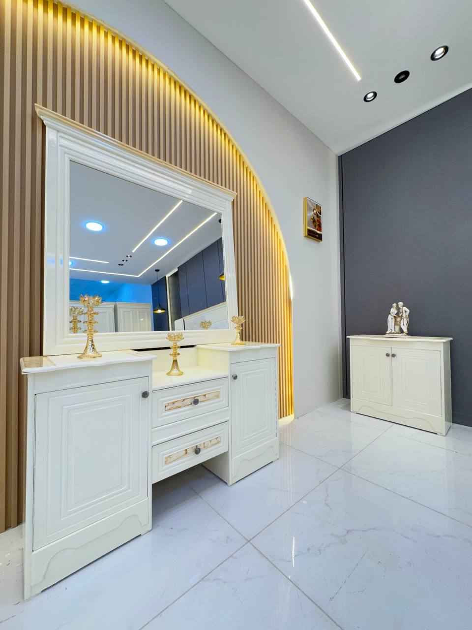 حصرياً الموديل الجديد والمميز 

غرفه نجاره قتصاديه 🛌

متكونه من 9 قطع مميزه 

الكنتور ارتفاع 240 طول 320 

مع الزاويه مجموع الطول 4 امتار 

السمك الخارجي للغرفه 5 ملم انديف

والسمك الداخلي 3 ملم معاكس ابيض

السعر مليون دينار فقط 😍

سعر الشازلون الخزان 75 الف 

سعر الشازلون المقعد 50 الف 

متوفر توصيل وشد داخل بغداد 😊

متوفر توصيل وشد لكافة محافضات العراق 🇮🇶 بغداد, العراق


**إذا كنت صاحب هذا الإعلان وتريد حذفه لأي سبب، رجاءا أرسل رسالة إلى الدعم الفني**