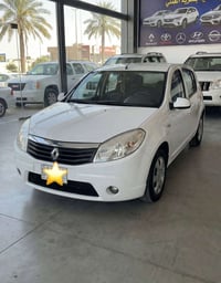 رينو سانديرو الشركة العامه للسيارات موديل 2012ماشة 48000 اوتوماتيك رقم...