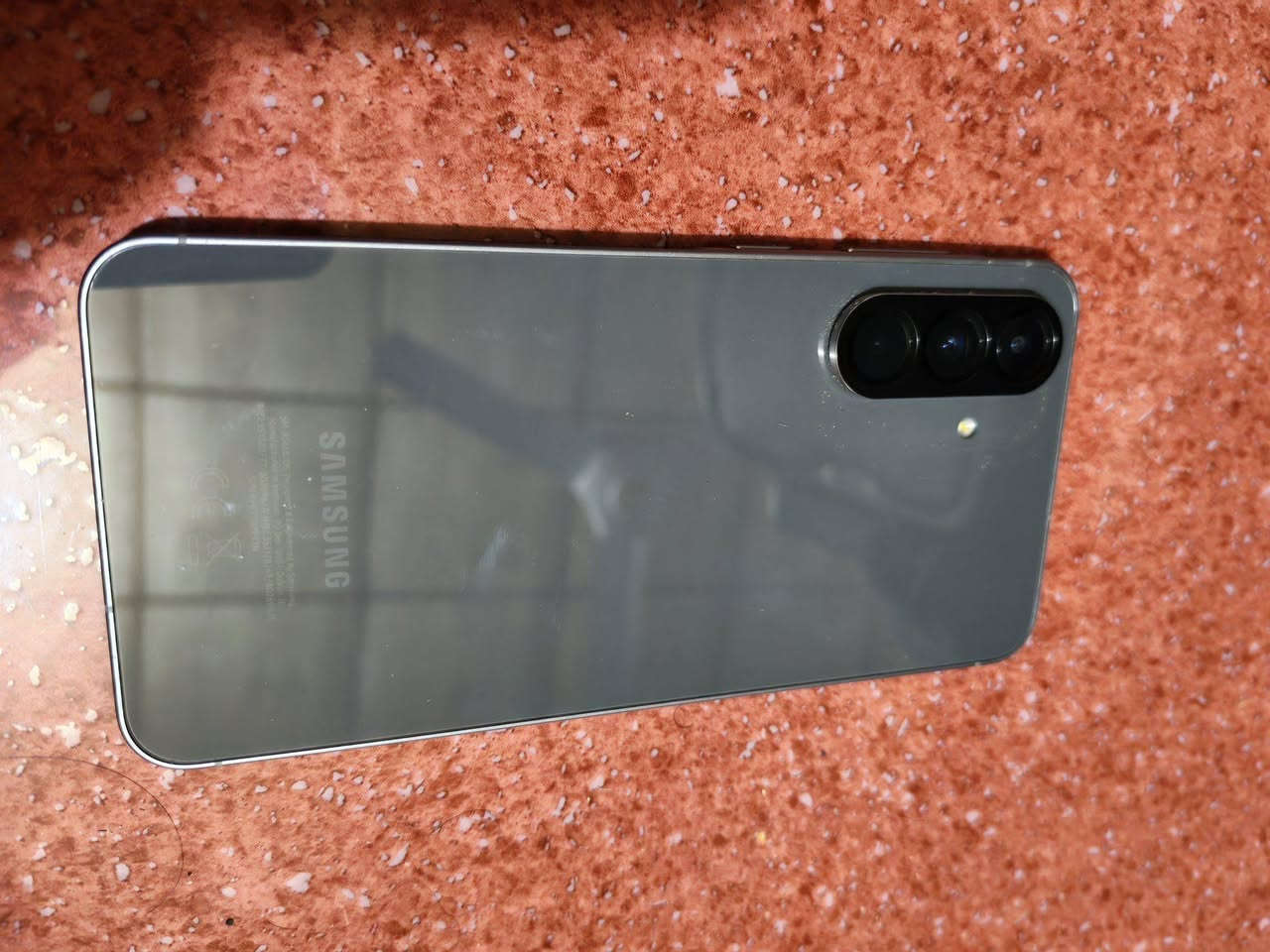 نظافة 100% مستخدم اقل من شهر كامل ملحقات
بطارية 5000 شحن 45 واط
كاميرا 50 
شاشة سوبر اموليد 120 هرتز
يدعم nfc ويدعم esim
صوت ستيريو
وباقي المواصفات باليوتيوب الي يحب يشوف
ظهر زجاج واطار معدني
تحديثات 7 سنوات من الشركة

للمراوس مع جهاز حديث حتى لو انطي فرق
مكاني كركوك كركوك, العراق


**إذا كنت صاحب هذا الإعلان وتريد حذفه لأي سبب، رجاءا أرسل رسالة إلى الدعم الفني**