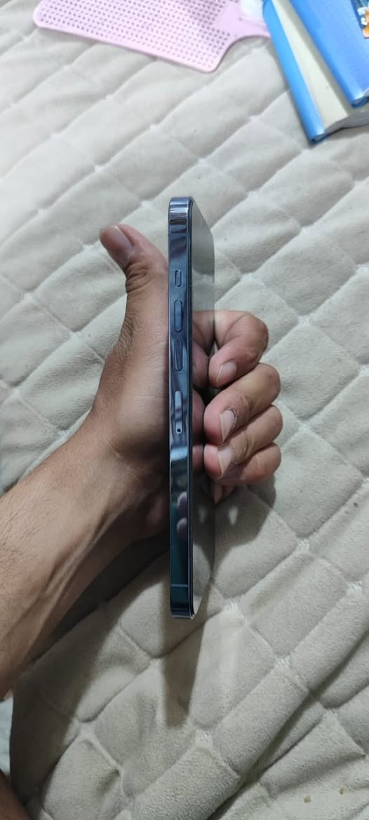 للبيع مكاني ناصريه مركز 

13 برو ماكس ذاكره ٢٥٦ بطاريه ٩٠ بلاديه لامبدله ولا مرفوعه شرط جهاز كلش نضيف كله شغال نموذج N والسماعه الفوك شويه بيها ضعف فقط


**إذا كنت صاحب هذا الإعلان وتريد حذفه لأي سبب، رجاءا أرسل رسالة إلى الدعم الفني**