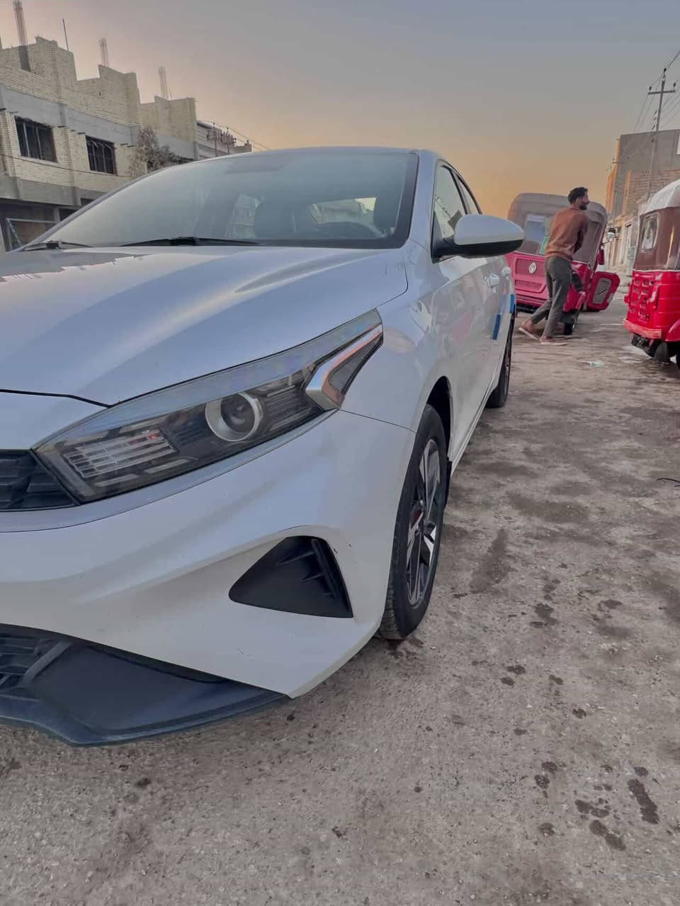 🚗 للبيع – كيا سيراتو موديل 2022 🚗
🔹 رقم بغداد  
🔹 تحويل سنوية  
🔹 كفالة عامة  
🔹 تبريد قطعتين  
🔹 ويل حجم 16  
🔹 مغلف الكشنات و الارضية جلد
🔹 داخل بيجي 
🔹 السيارة نظيفة وجاهزة للاستخدام  

💰 السعر المطلوب: 155 ورقة $ 
📌 بيهه مجال بسيط

📞 للاتصال والاستفسار:  
***********
