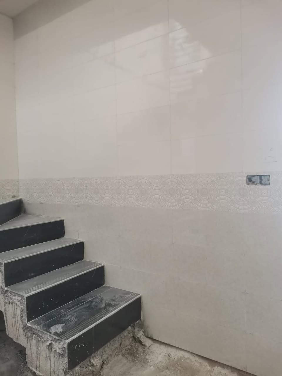 عملي داخل ميسان شغل درجة ولى شرط اشتغل ارضي وجداري ماده وتتريس للستفسار ***********
