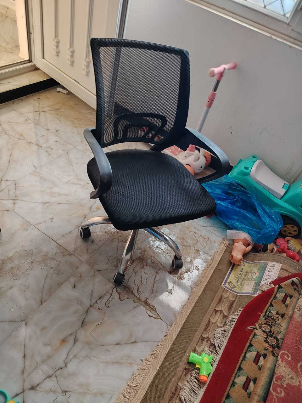 ,3ميوزه +4كراسي للبيع للاستفسار الاتصال على الرقم التالي***********
