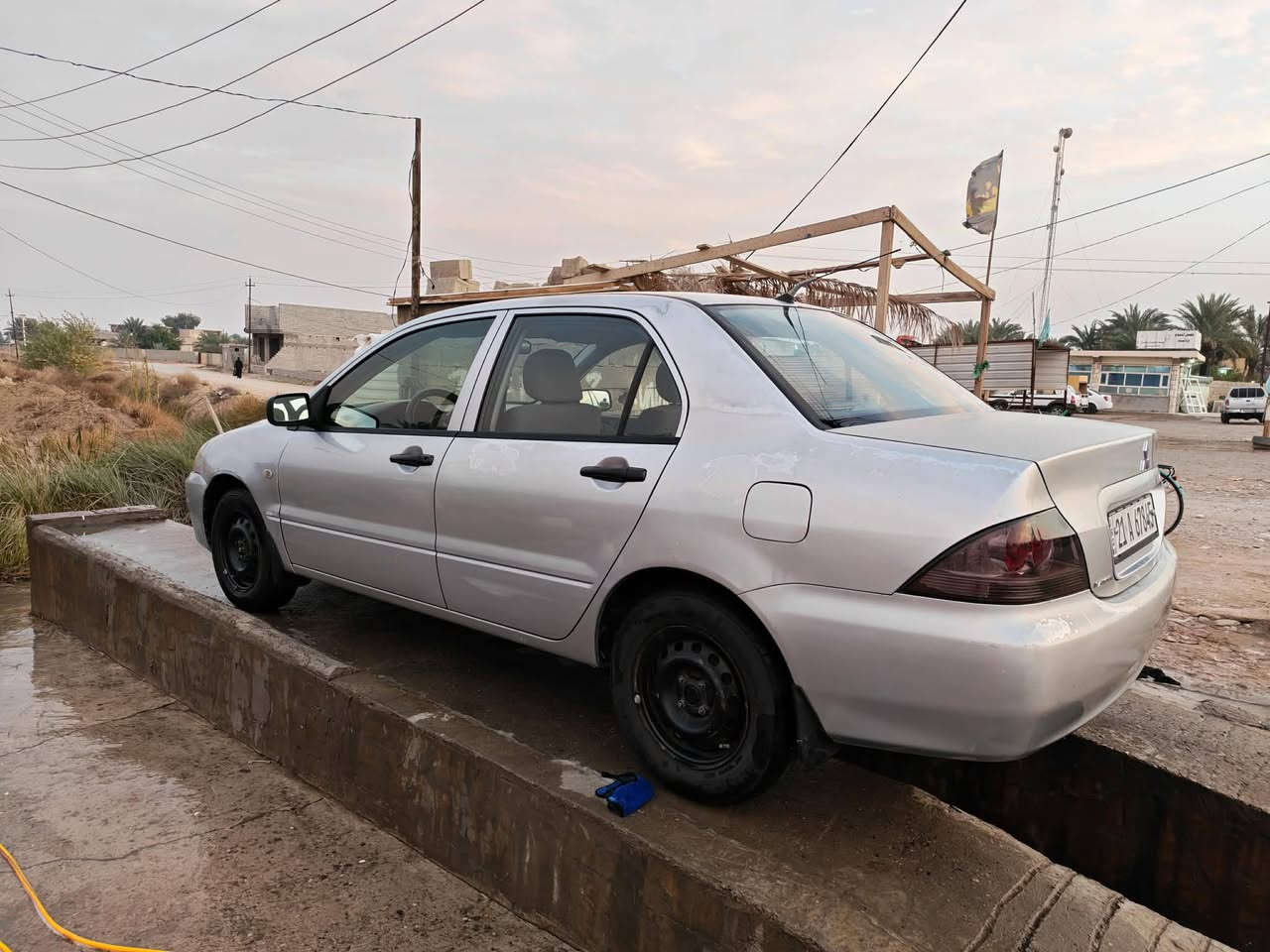 السلام عليكم لانسر 2008 سياره نظيفه حلوه مال بيت بدون ضربه بيهه رش وبارد سنويه باسمي كير محرك كفاله بدون لا تنقيص ولا تبخير محرك 1500  السعر ب75 وبيهه مجال للاتصال ***********
