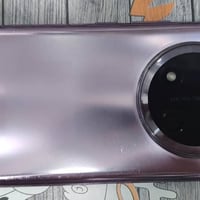 هونر x9c • كسر صغير بالشاشة • موصل ايسر