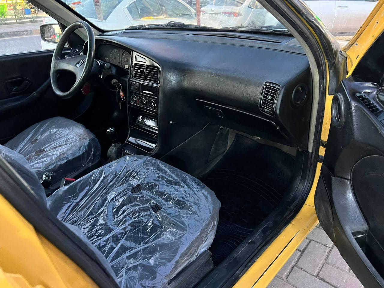 للبيع فقط بيجو جيلكس موديل 2012 
تراي زيرو ماشية 170 حقيقي 
كير مكينه وتبريد حدادية تخم تاير جديد 
بيها صبغ قطعة وحده وهلالات فقط 
مكاني بغداد شهداء البياع السعر 37 بيها مجال 
لاتصال ***********
