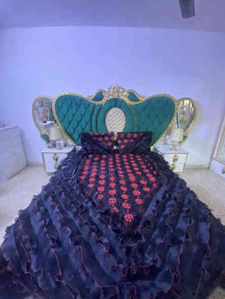 السلام عليكم
غرفة أخشاب تركية
9 قطع سليمة مابيها اي ضرر
استعمال قليل سنتين فقط
للاستفسار اكثر اتصل بالرقم
***********
