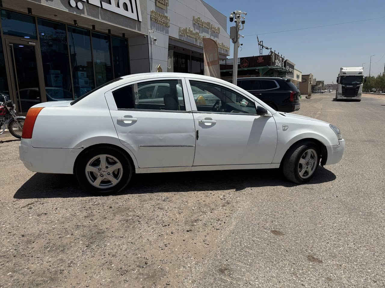 السلام عليكم
شيري A5 محور كورلا 1600cc 
السعر(38) شرط التحويل السيارة بأسمي الهزة مالته تخلص بشهر 8 يعني ما يكلف مداوره
تخم بلكات تخم نوزلات جويتر كامل ماب سنسر جديد فيت بم  سيارة لا تنقيص ولا تبخير 
التبريد مالته العام جان يشتغل هسة بس ڤان ما اعرف شبي 
السيارة بيه ضربة بالباب مثل ما موضح بالصور والباب الثانية بيه خياس 
التواصل ع هذا الرقم*********** واتس او اتصال
