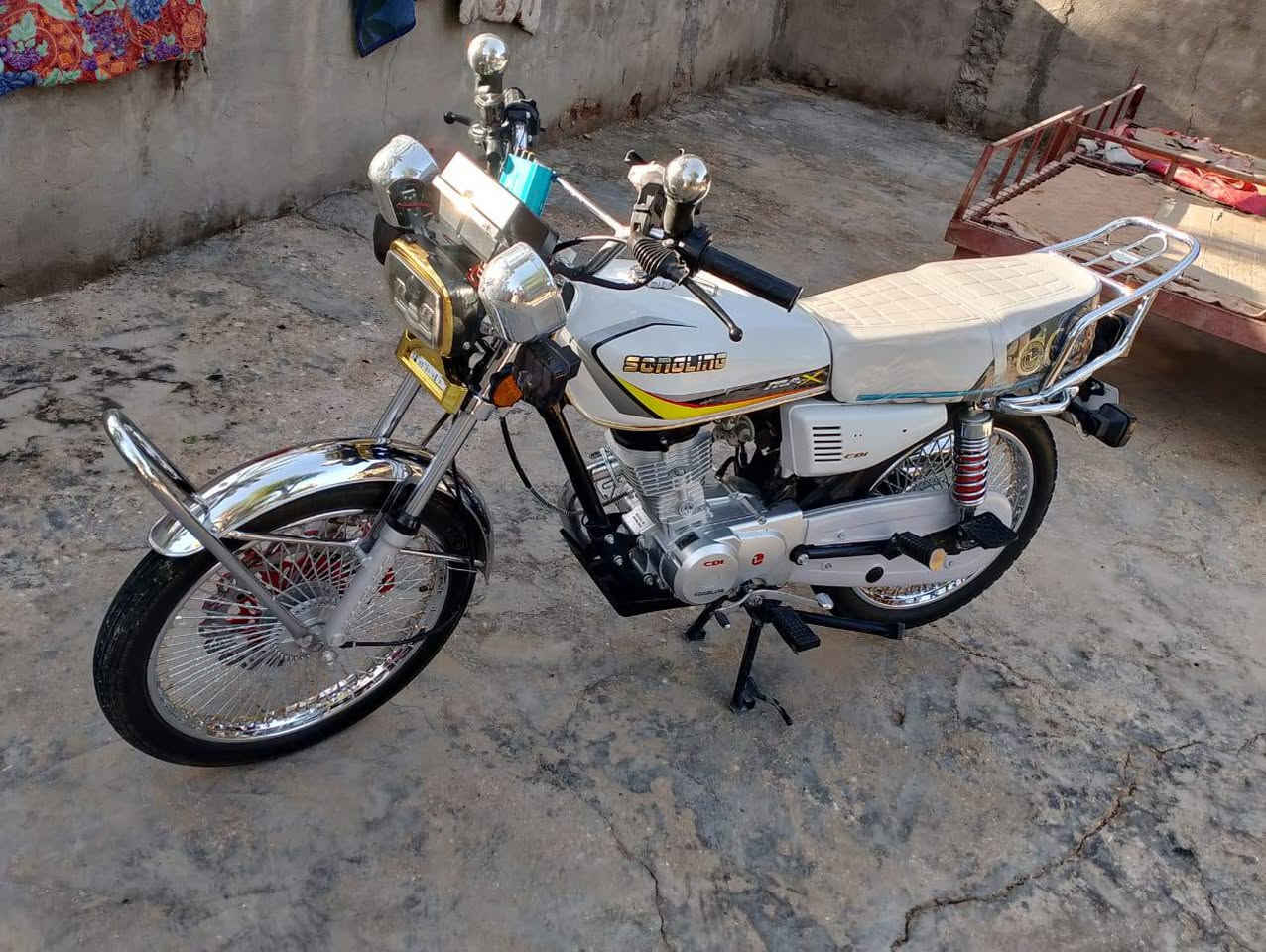 السلام عليكم دراجه للبيع اوراق اصولي دراجه حلوه 2025 السعر 800 وبيها مجال ***********
