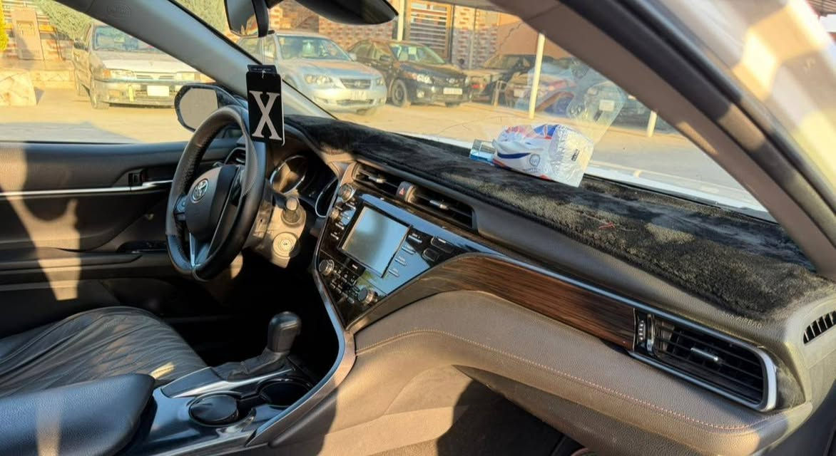 السلام عليكم ورحمة الله وبركاته
‏‎       ——— لـلـبـيع  ———
تويوتا كامري.        — Toyota Camry 
‏‎وراد أمريكي.          —  ايرباك سليم  
‏‎الموديل                —  2020  
فئة                       —  LE   
حجم المكينه         —  V4/2500 
‏‎اللون                     — أبيض 
المسافه المقطوعه —  89 ميل 
حالة السياره.    — صبغ جاملغ خلفي فقط بدون دواخل بدون گص
‏‎المواصفات 
‏‎- شاشه كبيره تدعم نظام الأبل كار باي ونظام الاندرويد 
‏‎- كرسي السايق  بحركه كهربائيه 
‏‎-تبريد منفصل 
‏‎-تحكم ستيرن جهتين 
‏‎-تحديد سرعه 
‏‎-مانع انزلاق 
-رادار امامي 
‏‎-تحديد مسار 
- تنبيه ما قبل الاصطدام
‏‎-كامره خلفيه
‏‎باقي المواصفات المعروفه 
‏‎السعر            — 180$ وبي مجال
رقم السياره    — اربيل
‏‎موقع  السياره — صلاح الدين الشرقاط
‏‎للأستفسار.     —‏‪0782 917 3457‬‏
