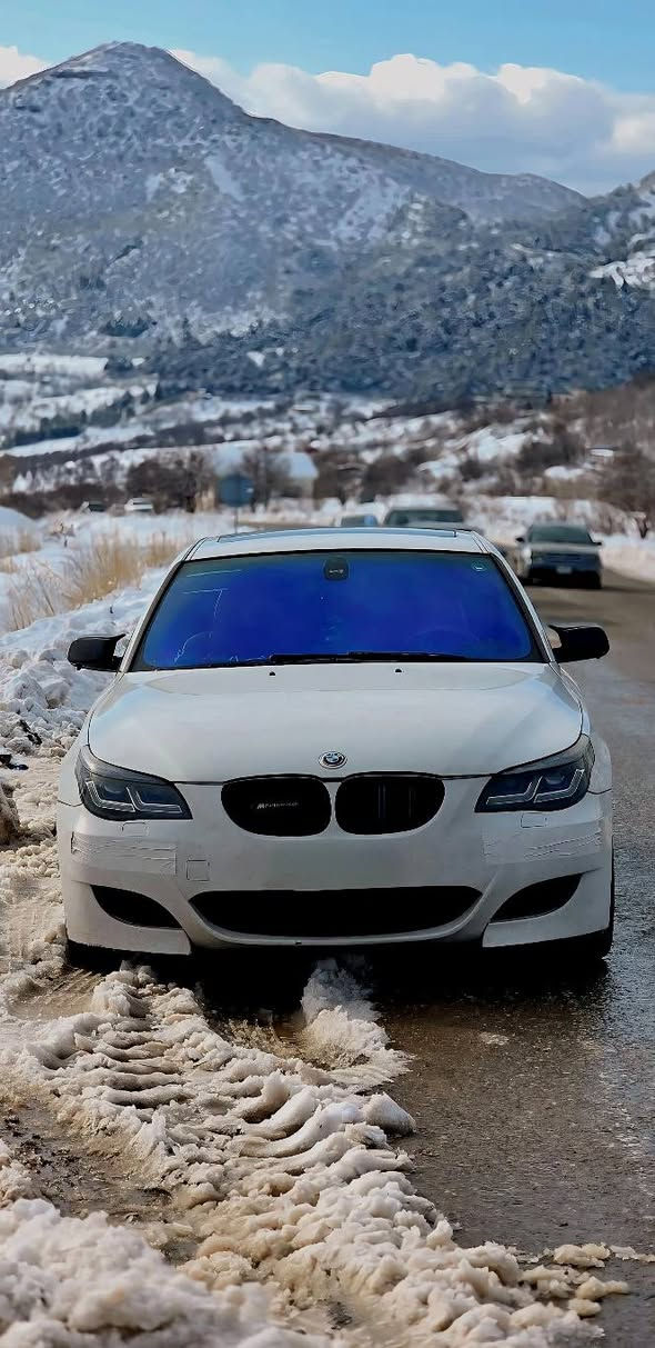 الحلال للبيع BMW E60 بيع فقط
***********
***********

حجم 530 موديل 2006

محرك N52 نوزل قصير ارغب محرك بل ميماتي

سقف فتحه 

كير محرك كهربائيات شرط 

السيارة كلها محدثه M 

داخل خارج السيارة M

طخم امامي خلفي جديد 

طخم ويل 18 تو سايز 

مع طخم تاير جديد

تبريد تدفئه شرط 

غرفه M جلد لون احمر 

صالنصات M دبات ريمونت 

السيارة ما بيها مصرف دينار واحد 

ملاحظات السيارة ...
بيها 4 قطع بخ جماليه فقط بدون دواخل وبدون ايربك شرط 
وكاله تحويل شرط  رقم اربيل 
عليها 25 ورقة غرامات ينزل من سعرها بعد المعامله
السعر 130$ وبيها مجال بسيط 
كل شي اكو بل سوك سيارة مال جنايه 
والسيارة احلى من الصور
مكان السيارة دهوك

كوردى 
BMW E60 
قرش 2006
530 
نوزل كورت 
كير مكينه شرتن 
4 قطعه بخن بى داخلى شرت 
سلايته فول فوله 
25 ورقه غرامه يل سر 
سيارة كامل M داخل وهيكل همي M
سيارة همي شرته 
تحويل وكاله شرت 
سعر 130 ومجالكى كيم
جهه سيارة يل دهوكى
***********
***********
