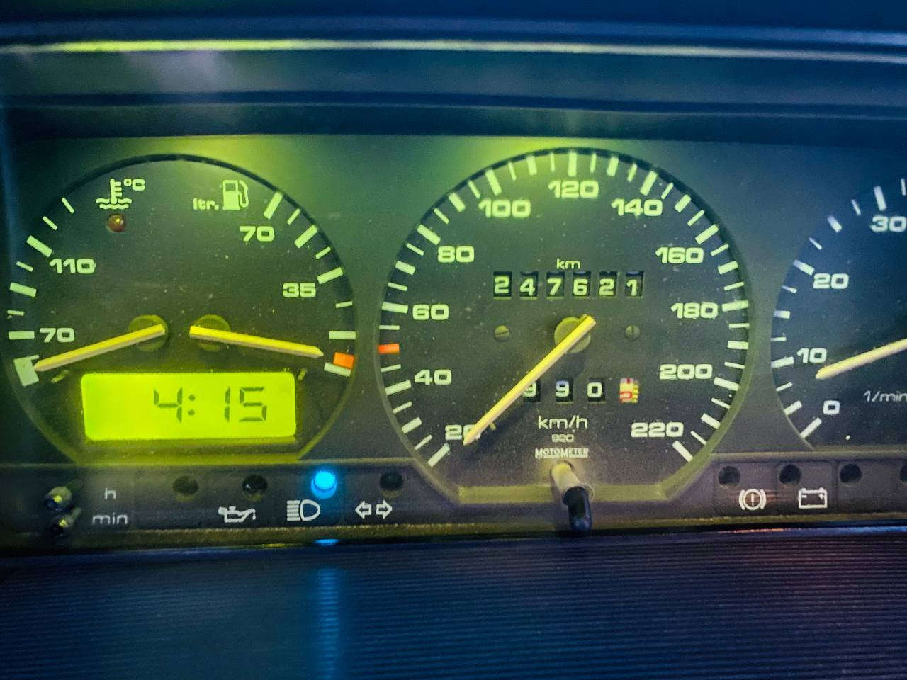 السلام عليكم 

فولكس واكن باسات 1988 رقم بغداد انكليزي مشروع وطني هزه جديده تحويل ثاني يوم 

كير عادي 5نمر محرك ما مفتوح عل وضع الشركه 1800 كير محرك مكفولات  السياره ما مفتوح بيهه برغي 

تخم تاير جديد حداديه جديده تبريد شغال تدفئه شغاله وارد ياباني 

#السياره مكفوله كفاله عامه  ماشيه 247 الف حقيقي سياره جديده بمعنى الكلمه و ابلاديه السياره عل وضع الشركه من جميع النواحي 

العنوان بابل قضاء القاسم ع

الشراي يتصل ***********
