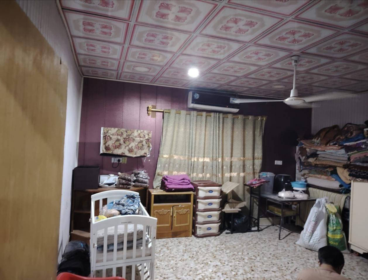 🏠 دار للبيــــــــــع طابو زراعي سند25 
فـــــي حـــــــي الأمام
 قرب المستوصف الشارع العريض المؤدي الي شارع 80 
______________
المساحـــــــة //230م
الواجهــــــــــة  // 10م
النـــــــــــــــــــزال// 23 م
________________
الدار يتكون من
🧱🏗️ #الطابــــــــــــــق #الأرضـــــــــــــي
غرفــــــــــتن وصالـــــــــة وهـــــــــــول ومطبـــــــــخ ومجمــــــــــع صحيــــــــات وطارمــــــــــــة ...
🧱🏗️ #الطابــــــــــــــق #الثانــــــــــــــــي
غرفتيـــــــــــن وهــــــــــول 
الدار يتكون من ٤ غرف نوم 

________________💲
 السعــــــــر 
💰💰 165‪ مليون 

_____________
#مكتـــــب
  🌛🌐البدور للعقارات والمقاولات 🌐🌜
#الكائـــــــــن
   فـــي ⇩ شارع 80 حي الضباط 
مقابل مجمع جوهره الفرات 
  📞***********‪ 
___________________________________
_____________________________________________
