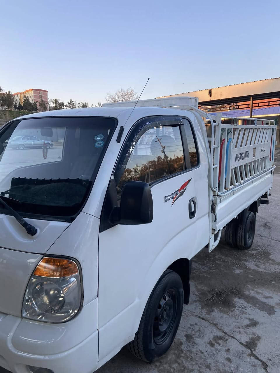 کیا بۆ فرۆش تن مەکی نە سێ هەزار کارە بای مەکی نە ڕەش  ***********
