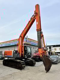 حفار هيتاشي • ZX200-3 • ٣٨٠٠ ساعة