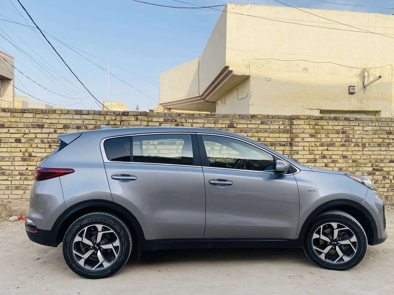 السلام عليكم كيا سبورتج 2022 بدون رقم LX ماشية 64 حادث موضح بالصور مراوس براف فور 
170$ مكاني بابل
***********
