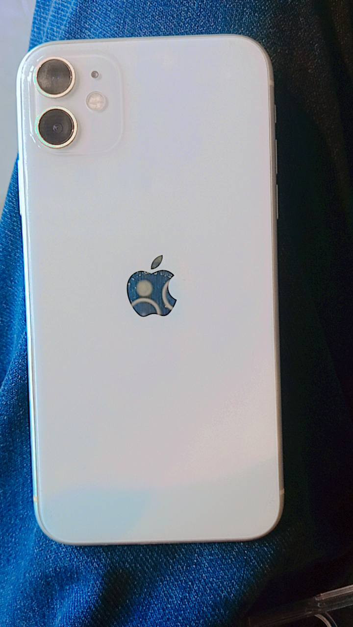 سلام عليكم 11عادي مبدل بطاريه   فيس ايدي شغل سعره 250 وبي مجال مكاني بابل محاويل***********ذاكره 125 وتساب فقط متواجد
