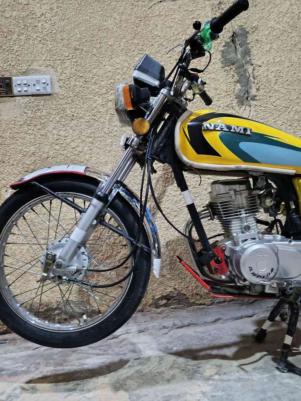 سلام عليكم البيع دراجه شاصي ارشه 22 رقم واسط مكينه رابيدو دراجه خير من الله تخم تاير جديد ترهم مراوس بدراجه بوكسر  ***********
