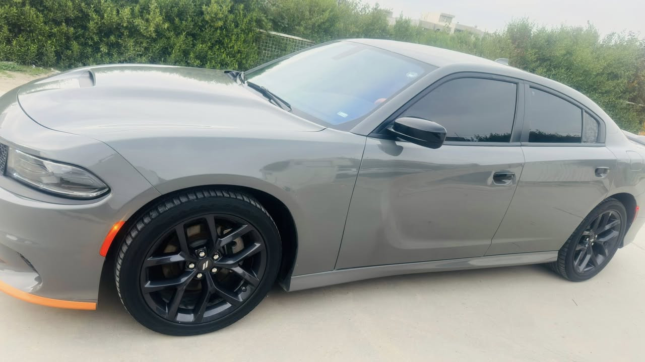 جارجر موديل 23 
الون سمنتي مواصفات جيتي معروفه /ضرر جاملغ امامي صبغ وربع باب السايق بدون ايبرباك ضرر سطحي صور الظرر مرفقه بالمنشور 
ماشي 45الف ميل 
شاشه كبيره كاربلي 
بيه موافقه تظليل 80 بالميه 
هزه سنويه جديد بسمي 
مكانً السياره كركوك سعر 298
***********
