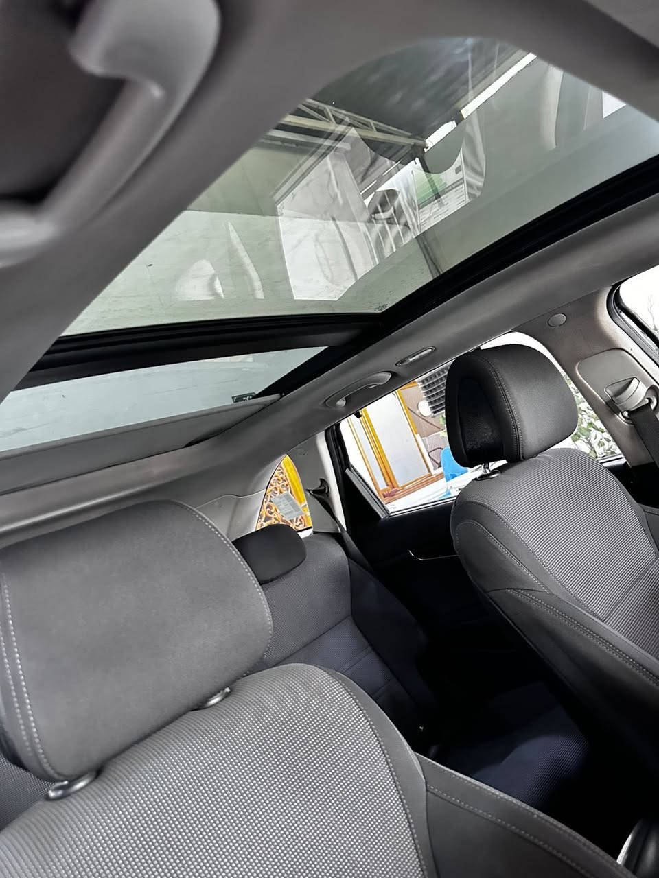 سورنتو موديل 2015السياره خليجيه محرك سته سلندر 6بدون صبغ السعر 164فول السياره
رقمي ***********
