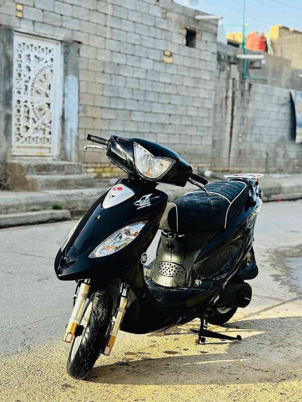 دراجه كامكو v2 
موديل 2016
دراجه مزوده 
كفاله عامه 
***********
