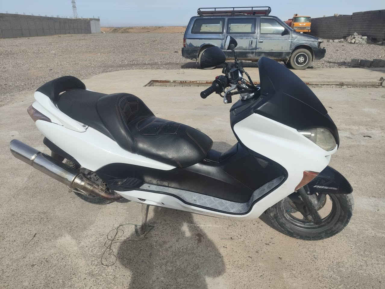 مطلوب بطح مراوس بفورزة 09مكفولة محرك رمبة فقط مفيلس ومجيك السنتر يعني بس قبق ولفات مفتوح غيرة ماملعوب بي واكفلك كلشي ودراجة نضيفة وخير من الله كمرك مدفوك ومنفيس كامل  متوفر فقط اتصال ***********
