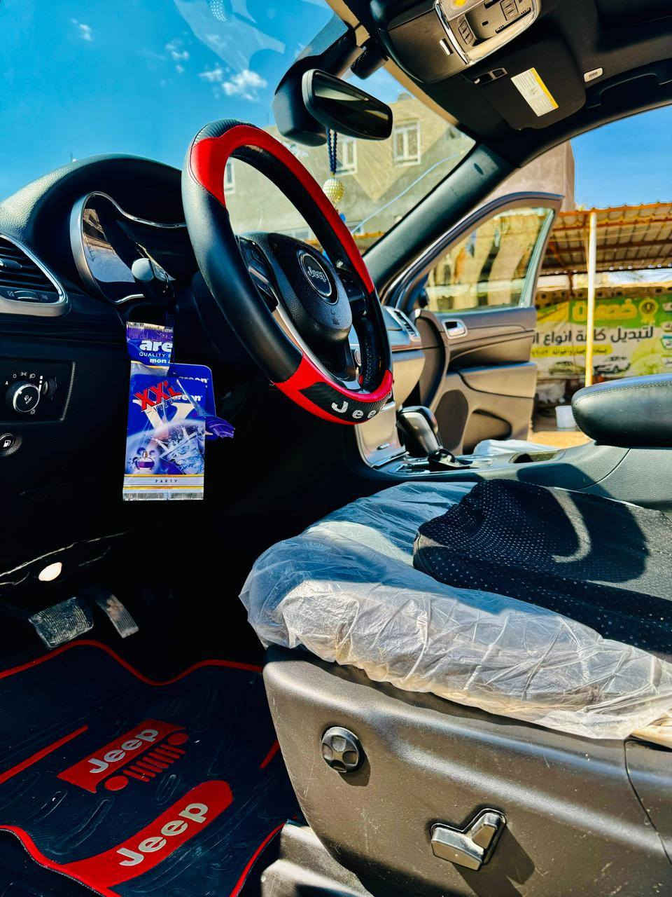 للبيع فقط جيب لاريدو (S) 
موديل2020 اصل

السيارة حادث جاملغ وباب السايق

قوة المحرك 3.6L (6v) 

داخل أسود بلادي 

تحذير خروج عن المسار 

نقطة عمياء 

دفع 4x4

فرش المقاعد جلد الأمامية كهرباء 

المقاعد الأمامية تدفئة وتبريد 

ذاكرة حفظ وضعيات الجلوس 

تدفئة ستيرن 

سقف بنورما 

شاشة حجم 4.8 

نظام خاص لطرق الوعرة 

مصابيح الأمامية زنون 

مصابيح LED

كشافات ضباب زنون 

تشغيل عن بعد 

صندوق كهربائي 

رادار عدسة 

حساسات امامية 

حساسات خلفية 

كامرة خلفية 

ويل قياس 20 اسود لماع 

المرائة بـ خاصية التعتيم الذاتي 

مرائة امامية كهرباء 

بلوتوث تلفون 

تحديد سرعة 

تحديد مسار 

نظام تشغيل وإطفاء أتوماتيكي 

نظام بريك اتوماتيكي 

السيارة سبيره منازل 

مواصفات S معروفه 

رقم بغداد بسمي 

السيارة جديدة بـ معنى الكلمة 

عنوان ناصريه مركز 
السعر خاص 
رقم الهاتف***********
