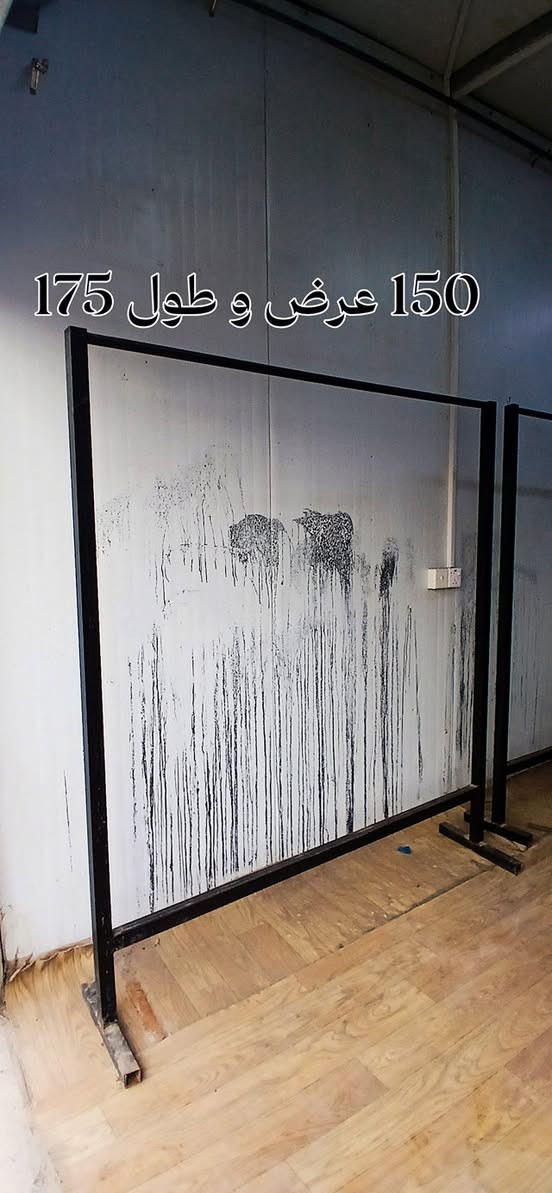 للبيع ستاندات ملابس  العدد ٦ قطع
للاستفسار :***********
