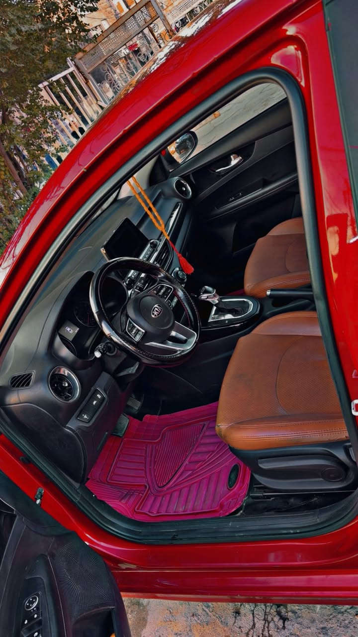 سلام وعليكم كيه فورتي موديل 2019 السياره فول ما عده الفتحه محرك 2000دوش  كير ايتي  السياره 
اي نقص ما بيه 
رقم بغداد 
بدون تبديل 
بيه ربع بنيد كلير 
وبيه ربع باب صبغ بدون يرباك ودواخل 
السعر 130
رقم ***********
