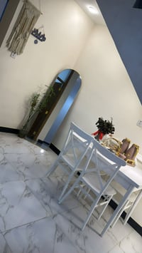 ميز • ٤كراسي • عاجي