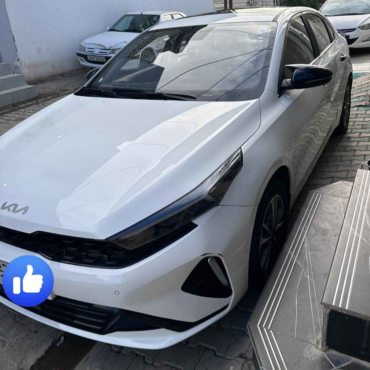 السلام عليكم للبيع كي 3 موديل 2024اربيل معروفه مواصفات الكي 3 فول مواصفات  السياره عندي من الزيرو وهسه ماشيه 25 السياره بيه طعجه بسيطه وشويه بارد جوه لايت الامامي كلش بسيط  وصغير عارضهه 139 جديده بمعنى الكلمه مكاني نجف اتصال ***********
