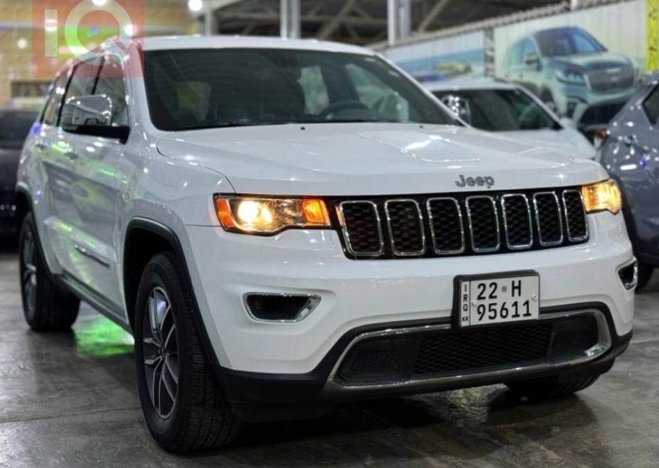 جيب كراند شيروكي 
موديل 2022 
مواصفات ليمتد 
لون ابيض ثلجي 
محرك6 سلندر 3600 مامفتوح شرط 
رقم اربيل جديد 
ماشي 77 الف ميل 
الضرر كلين بدون صبغ 
السعر 315
للاستفسار *********** كركوك, العراق
