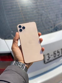 ايفون ١١ برو ماكس • ذاكره ٢٥٦ • بطاريه ٧٧