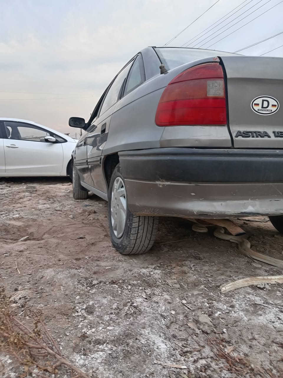 اوبل استره موديل ٩٢ رقم بغداد انكليزي سياره بلادي معروضه ٤٢وبيهه مجال ***********
