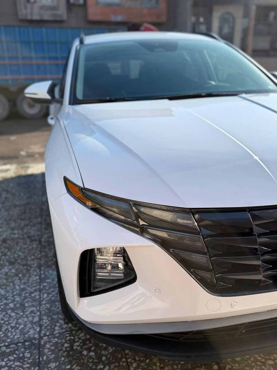 السلام عليكم
توكسان 2023 هايبرد وراد امريكي 
السيارة نص فول 
مرقم بغداد  كامل 
العنوان بغداد 
مواصفات السيارة
شاشة 
رارد امامي
نقاط عمياء 
تحديد مسار 
قيادة ذاتية
٤ انضمة قيادة 
كير دكم 
تدفئة بالكشنات 
موصفات الهايبرد معروف 
ممشى السيارة 22 الف 
السعر  : ١٧٨ وبيها مجال 
للاستفسار: ***********
