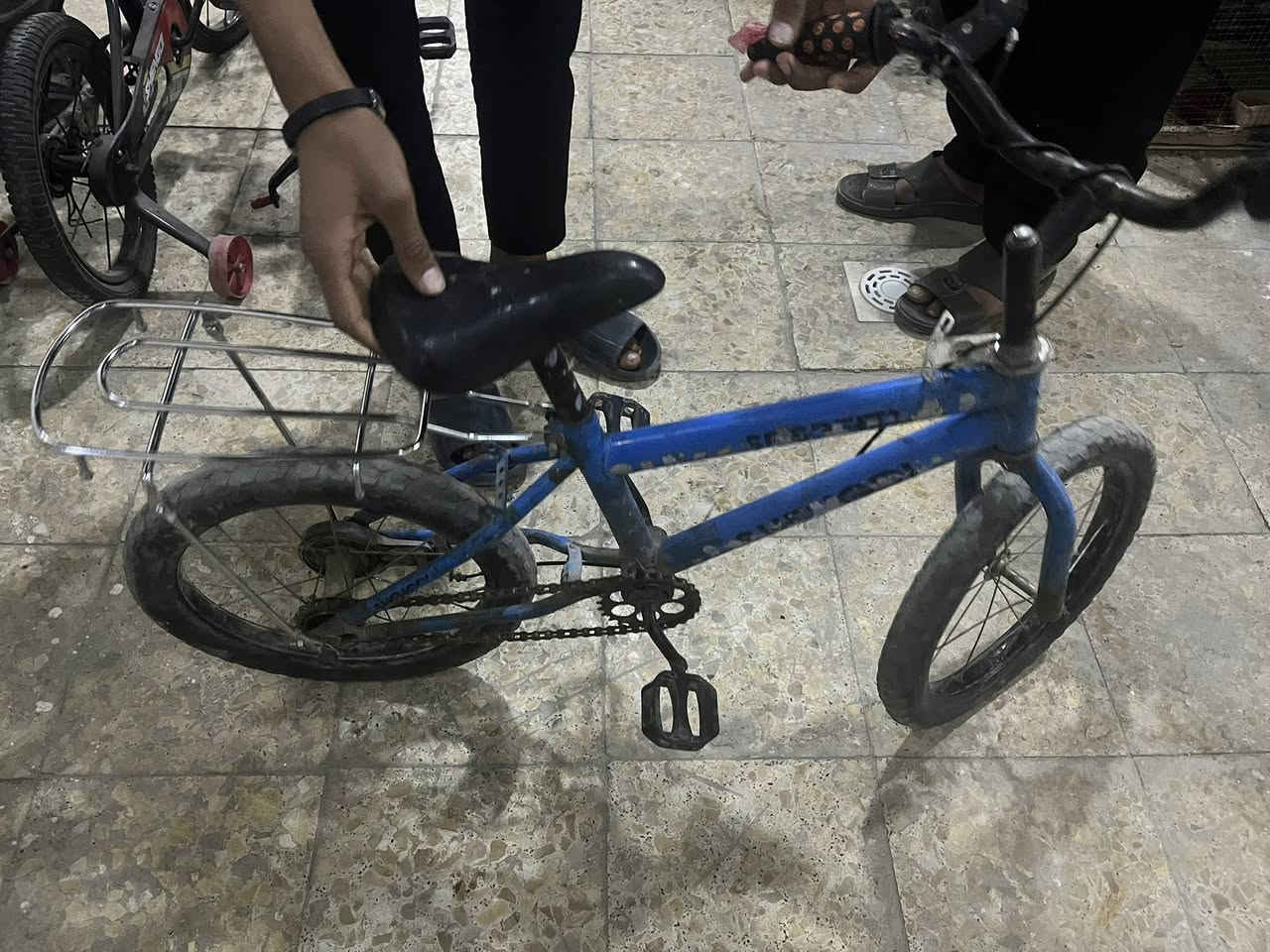 3بانسكلات حجم صغير عنوان نجف


**إذا كنت صاحب هذا الإعلان وتريد حذفه لأي سبب، رجاءا أرسل رسالة إلى الدعم الفني**